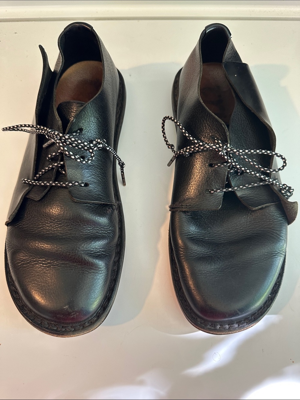 Men's Black Leather Chukka Boots - Sleek Lace-Up Comfort